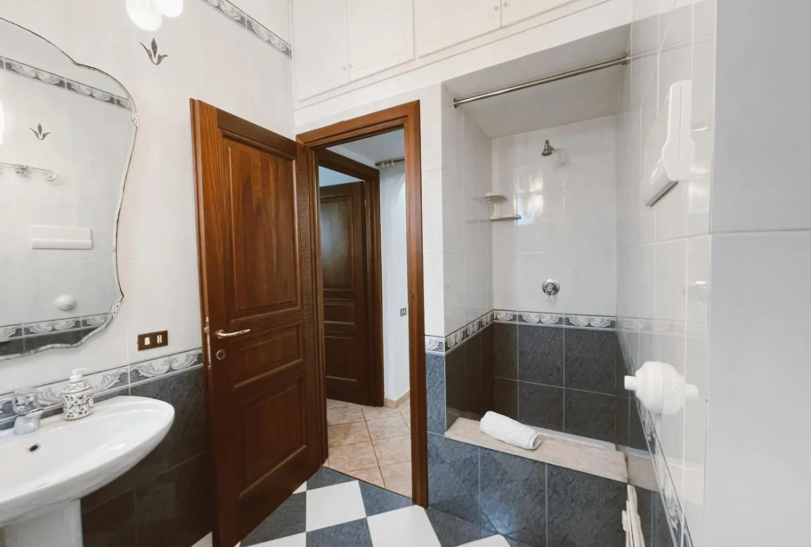 شقة Residenza Del Vescovo 1 باليرمو إيطاليا